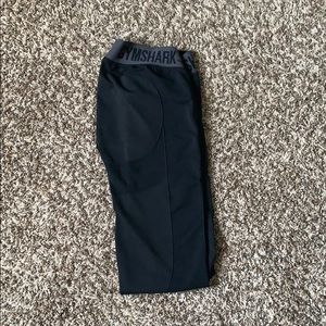 Gym shark leggings